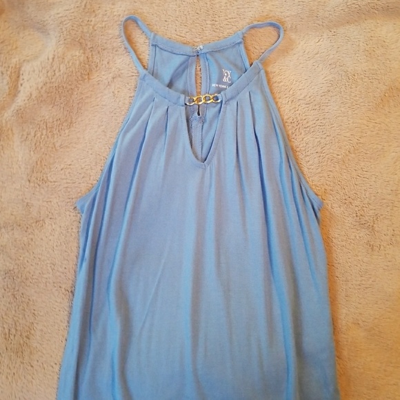 New York & Company keyhole tank - Picture 1 of 4